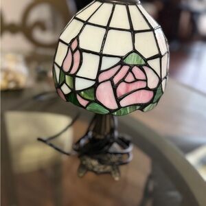 Stained Glass Rose Table Lamp